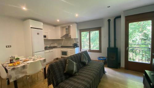 Precioso apartamento con vistas montaña o rio - Foto 1