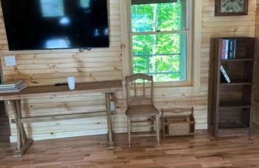 Perfect Maine Getaway in a Newly Renovated Cabin! - Foto 3