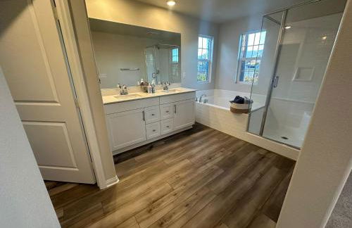 3 bed 3 Bath Gated Corner unit - Foto 8