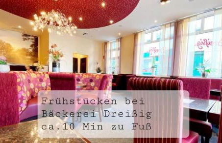 Moderne Ferienwohnung,Sauna im Haus, Parkplatz Hunde willkommen, nahe Schloss, Waldeisenbahn, Hermansbad, UNESCO Geopark, nahe polnischer Markt, Top Lage für Ausflugsziele zum Wandern oder Radfahren - Foto 3