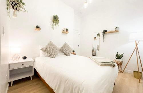 Modern 3BR Oasis Free Parking - Foto 30