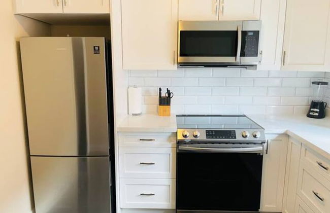 Professional Three Bedroom Condo Suite - Foto 1