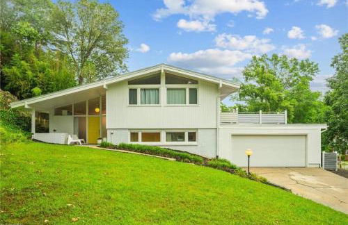 Upscale Modern Home with perfect triad location - Photo 35