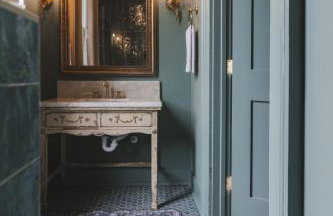 The Gilded Lady- The Gentleman's Room - Photo 11