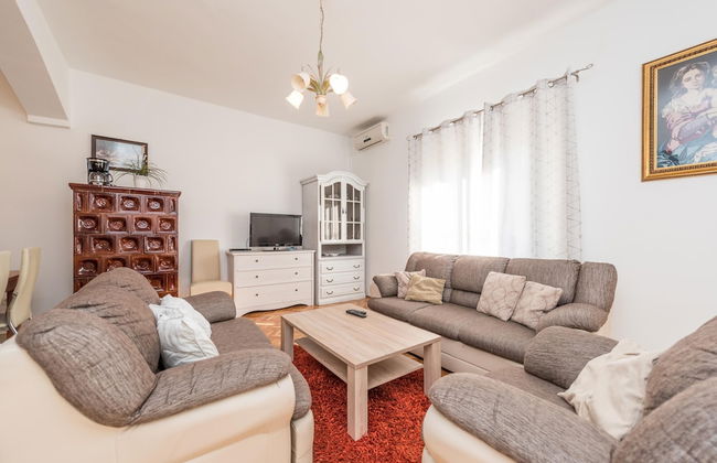 Family Friendly Pool House Ana - Foto 15