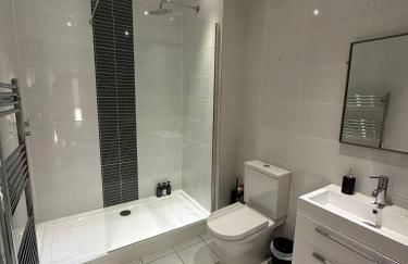 Spacious 4BR 4BA gated townhouse with balconies, Central JQ - Foto 10