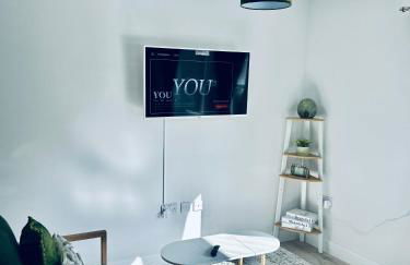 Dover Ferry Apartments x 2 Sleeps 10 with parking and castle views - Foto 9