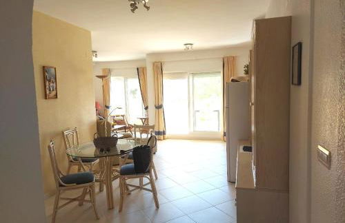 Estupendo apartamento en primera línea de playa y con vistas al mar - Foto 22