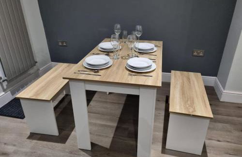 Beautiful 4 Bed Immaculate Condition Refurbished Property - Foto 9