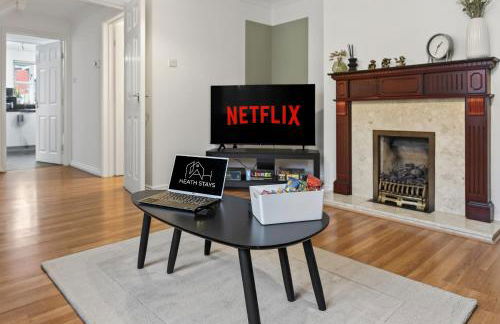 NEW! Large 5BR 2BA Home Leamington Spa Driveway Garage Parking WI-FI - Photo 2