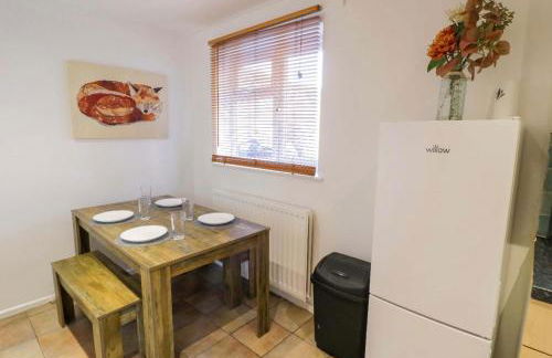 Leamington Spa House with 4 Bedrooms - Foto 6