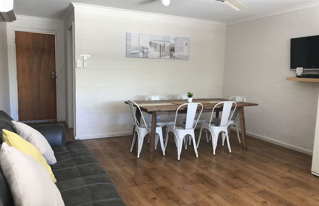 Shark Bay Seafront Apartments - Photo 23