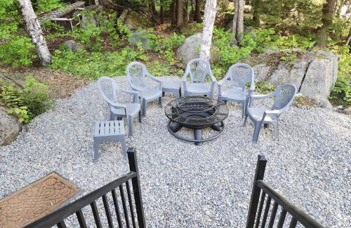 Family Friendly Lakefront Cottage, Ambajejus Lake - Foto 35