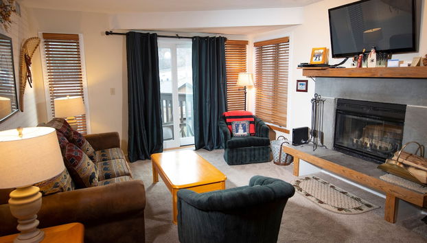 Mountain Lodge At Okemo-1br Fireplace & Updated Kitchen 1 Bedroom Condo by RedAwning - Foto 2, Imagen principal