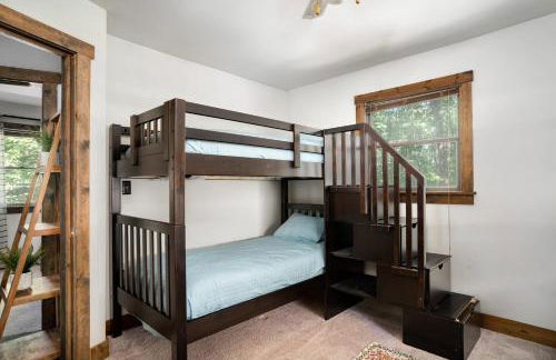 River Access Cabin w Hot Tub Kayaks WiFi Grill - Photo 19