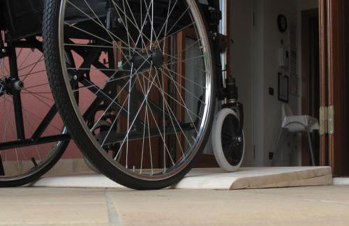 Luminoso Trilocale con Piscina e Giardino privato - Foto 29