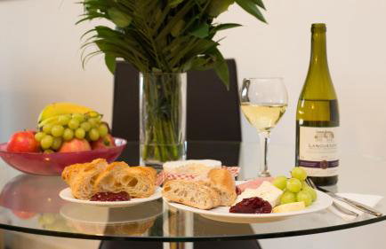 iSTAY APARTMENTS at VIZION - Fully Equipped Modern Serviced Apartments with Balconies, Superfast Broadband, Free Allocated Parking Space, 24h Security, Rooftop Gardens, Located in Central MK - Photo 63