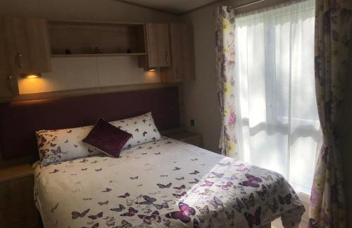 Poppy at Oakdene Forest Park - Foto 21