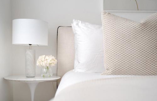 Luxury Central Mayfair Townhouse with A/C 3BR 3BA - Photo 15