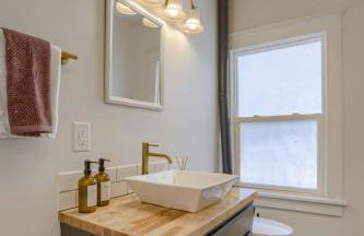 New 5BD Near UNL & DT | Poker Table & Games - Foto 59