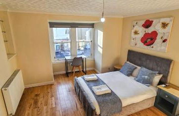 Bridge St 6 Bedroom House - Tranent - Foto 20