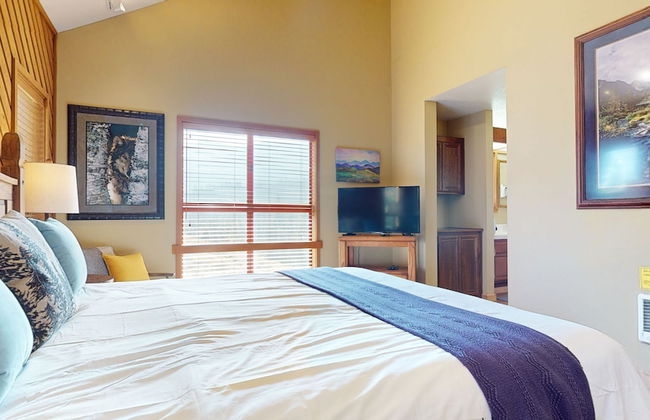 Inviting Mountain Retreat Steps From Ski Lifts! - Foto 12