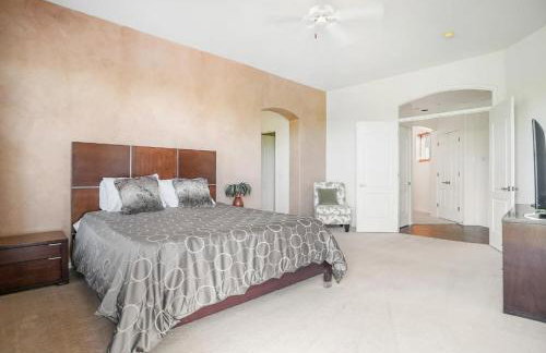Spacious 3BR Villa w Mountain Views, 2 Patios & Private Garage Near Scottsdale - Foto 11