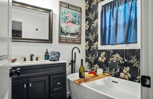 Chalet with Hot Tub, Game, Movie Room, Lake and Pool Access - Foto 22