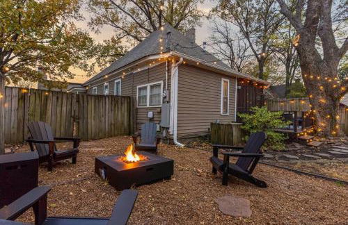 Large historical home w/ fire pit, chef kitchen. - Foto 48