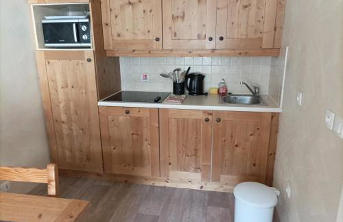 Résidence Les Alpages 4 étoiles - Appartement 4 personnes - Piscine, Hammam, Sauna, Jacuzzi - ValCenis 73480 - Foto 5