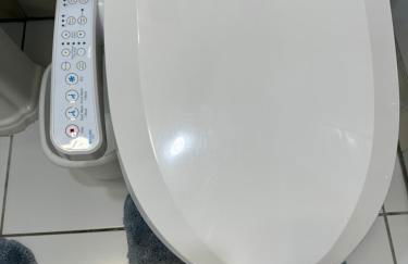 South Florida Spacious Oasis 4BR Retreat with 2 King Beds, Amazing Pool, near Beaches - Photo 72