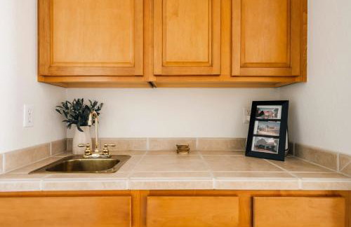 Peaceful Getaway with Hot Tub - Views - Evergreen - Foto 19