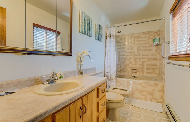 4 BR Country Home in Suburbs W/trails & Parks - Foto 28