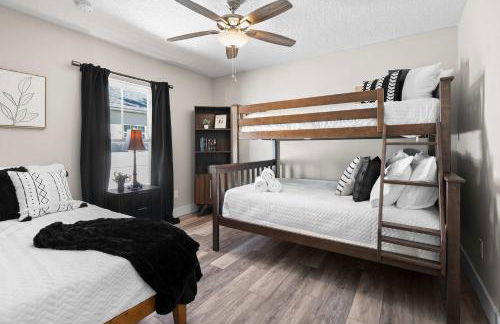 5 Minutes to Beach and Downtown Fire pit Grill - Foto 40