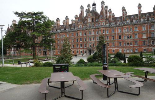 NEW Cosy 2 Bedroom Flat - Englefield Green - Foto 14