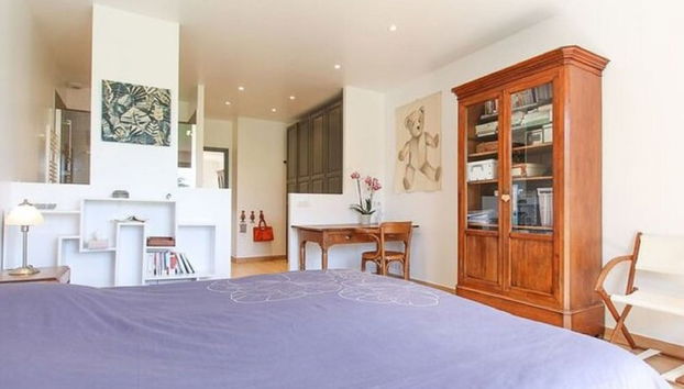 Inviting Holiday Home in Grimaud With Private Pool - Foto 3, Habitación