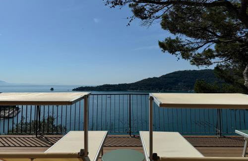 Modern and Elegant apartment with a spacious sea view terrace overlooking Palmaria Island Bright designer interiors Fully equipped Up to 6 guests Private parking Aircon All the comforts for a perfect stay - Foto 49