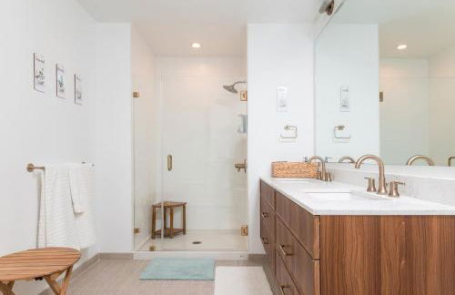 Back-Bay 2BR Condo w Roof top Gym Parking - Foto 35