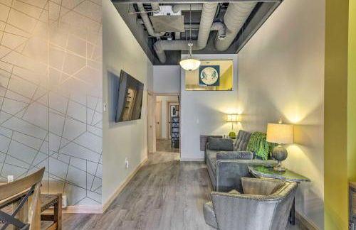 Modern Downtown Apt - Walk to Parks and Cafes! - Photo 2