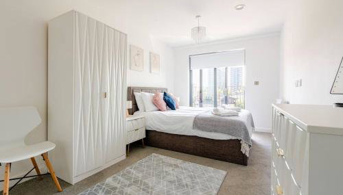 Lets Stay SA Manchester I 2Bed 2Bath l Waterfront l Private Balcony I Relaxing Retreat I Great Location - Foto 2