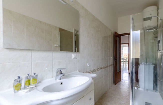 JOIVY Family Flat W/Terrace & Parking Near Beach - Foto 33