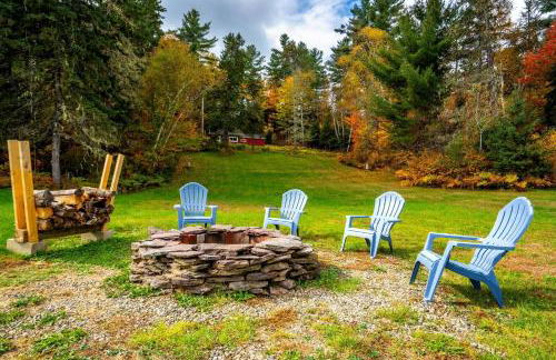 The Chalet - Spacious 7 bedroom near Sugarloaf, on Snowmobile and UTV trails, Hiking, Golf and Flagstaff Lake across the street - Foto 51