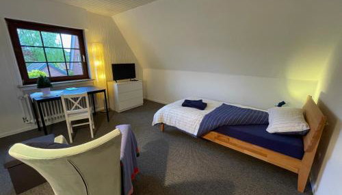 Ganzes Haus I Teams I Monteure I 4 Einzelzimmer I 2 Doppelzimmer I 2025 renoviert I Smart TV I Garten I 3 Bäder - Foto 5