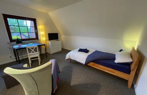 Monteurwohnung Korte, Teams, 4 Einzelzimmer, 2 Doppelzimmer 2024 renoviert, Smart TV, Garten, 3 Bäder - Foto 10