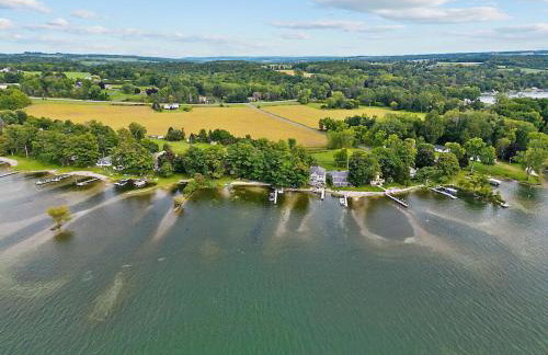 Beautiful Waterfront House in Owasco Lake - Foto 40