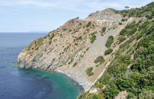 2 Bedroom Beautiful Apartment In Marina Di Campo - Photo 8