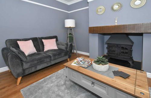 Orion House - sleeps 6, driveway, garden - Photo 16