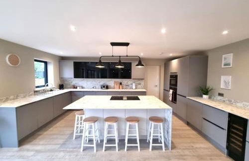 Brand New, Stunning Beachside House - Foto 8