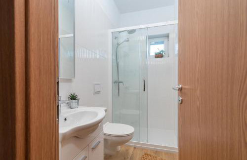 Villa Bacio with heated pool, starlink internet - Foto 36