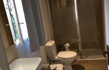 FLC - Large Charming House - Swimming Pool - Foto 21